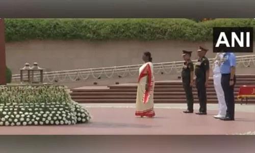 I-Day 2023: Prez Murmu pays tributes at National War Memorial