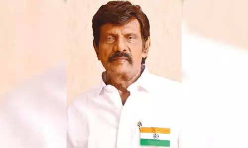 Goundamani’s photoshoot for Otha votu Muthaiya goes viral
