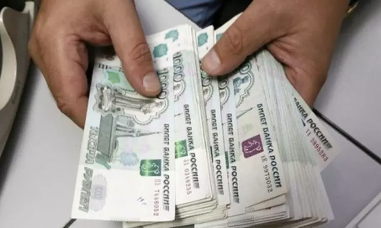 Russias central bank hikes interest rates to halt roubles slide