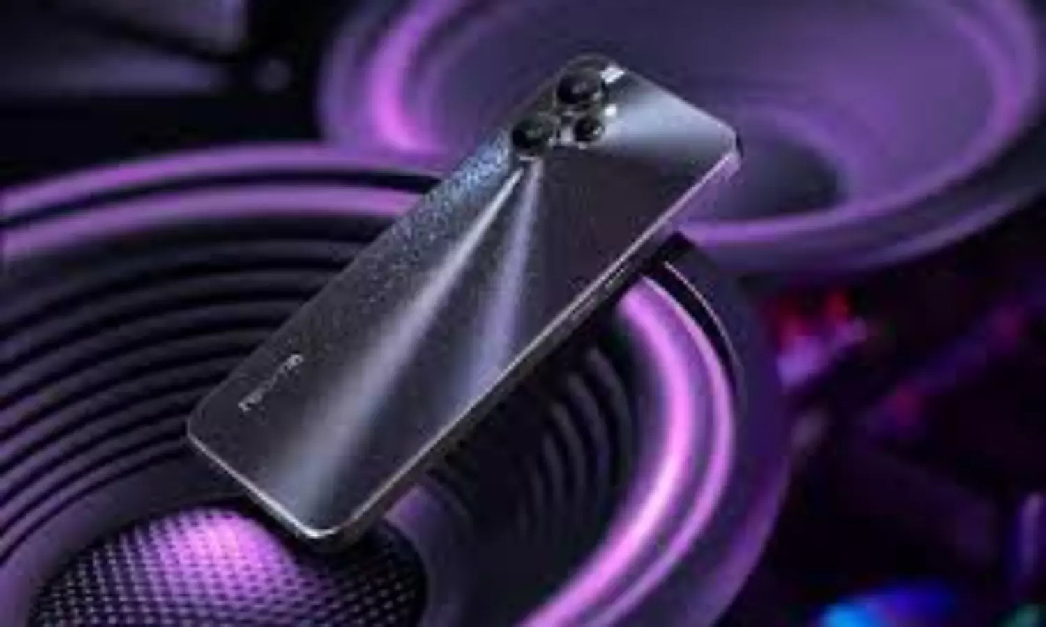 Realme introduces 1st purple design with realme 11x 5G