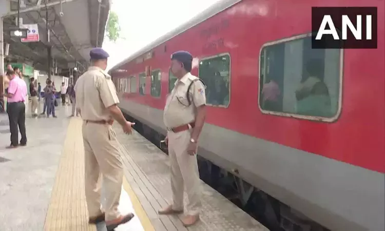 Train firing: RPF constable who killed 4 dismissed from service