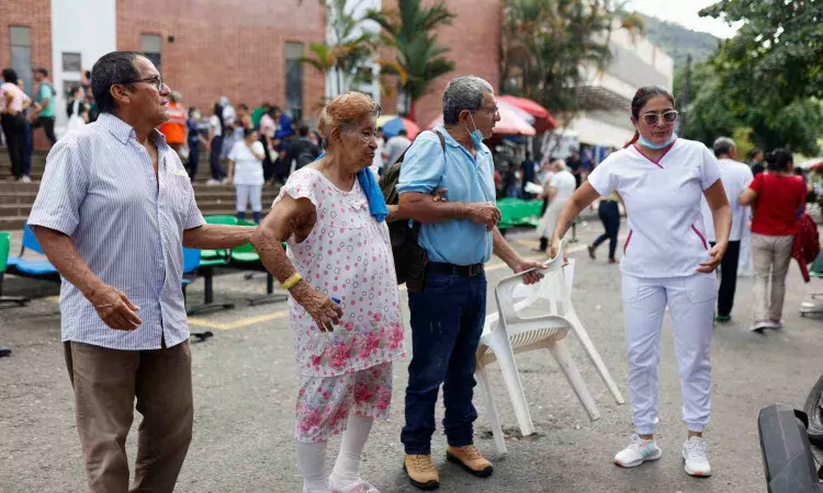Magnitude 6.3 quake shakes Colombian capital, one dead