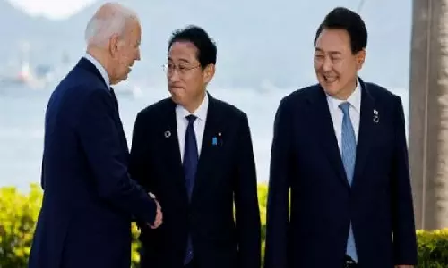 US, S.Korea, Japan commit to consult in event of common threat