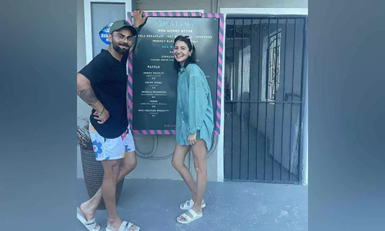 Virat chills with Anushka Sharma in Barbados, shares pic Virat chills with Anushka Sharma in Barbados, shares pic