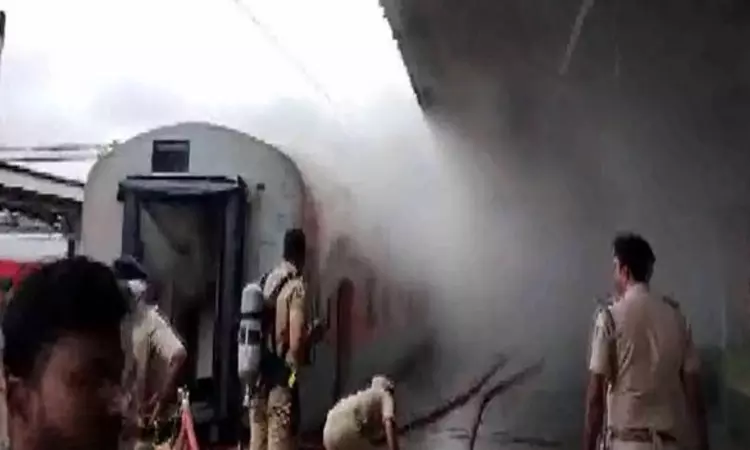 Fire breaks out in Udyan Daily Express at Bengaluru station Fire breaks out in Udyan Daily Express at Bengaluru station