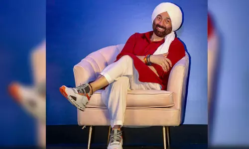 Sunny Deols Gadar 2 crosses Rs 300 crore mark at box office