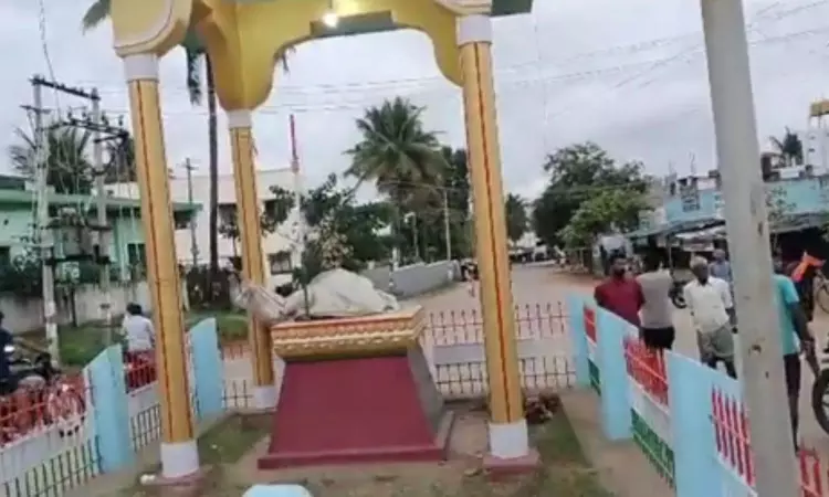 Mahatma Gandhi statue vandalised in Karnataka village