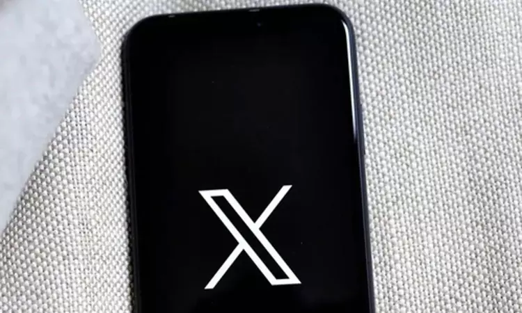 X fixes bug that affected pictures tweeted before 2014