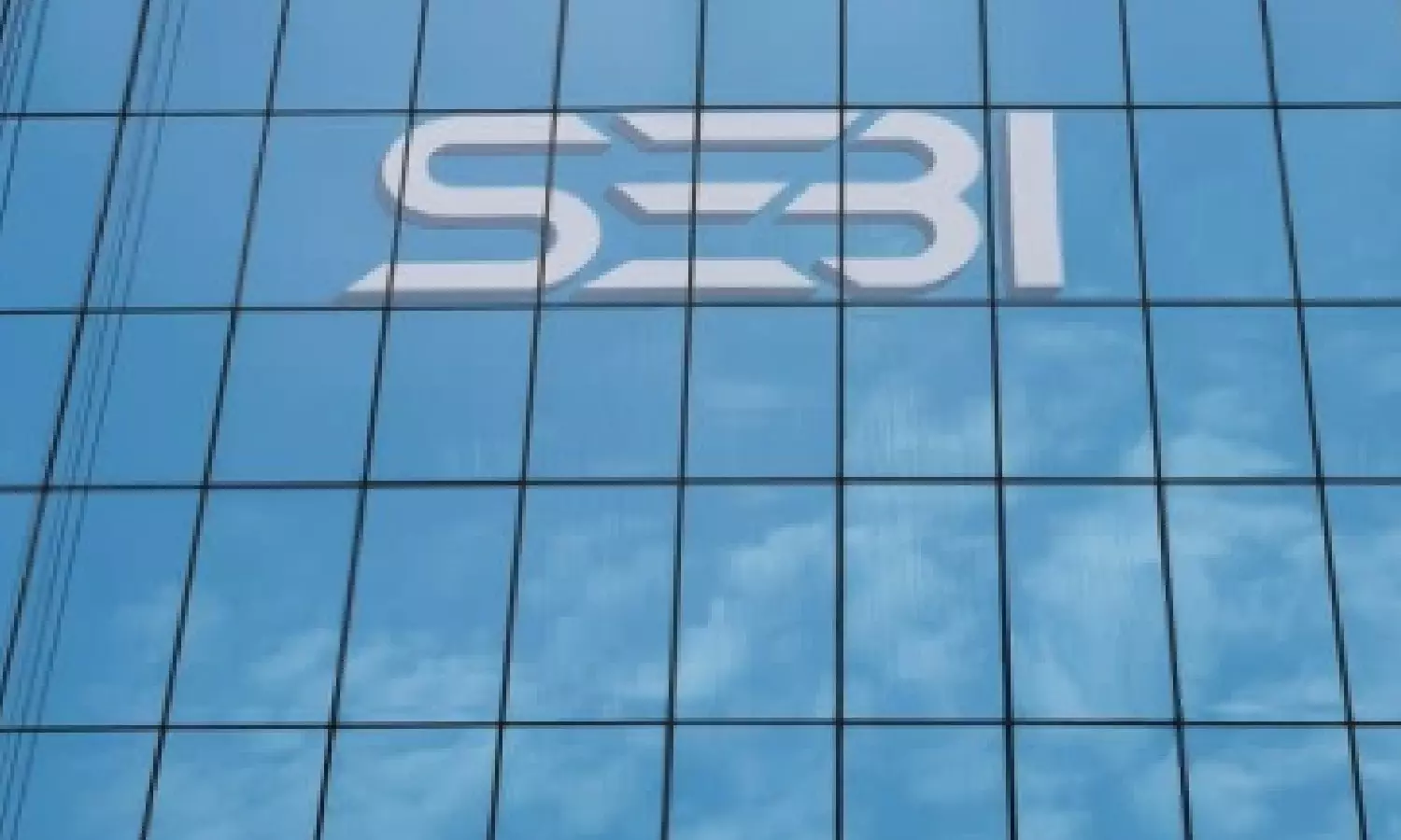 SAT sets aside SEBI order restraining IIFL Securities from taking new clients