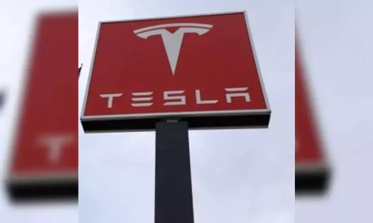 Grieving widow sues Musks Tesla over husbands death