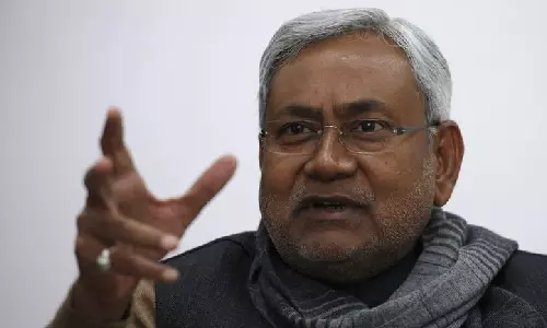 Bihar CM meets Guv amid row over VCs appointment