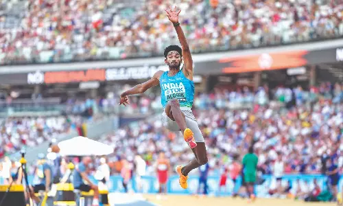 Aldrin qualifies for final, Sreeshankar crashes out