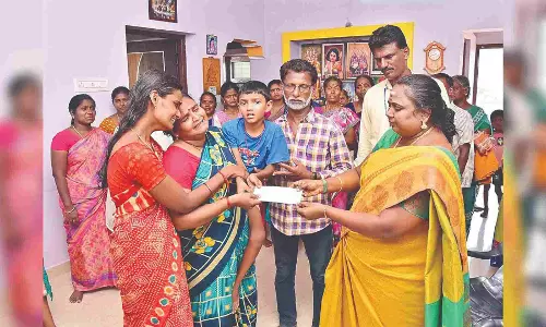 TV cameraman dies in Nellai mishap; Guv, CM condole