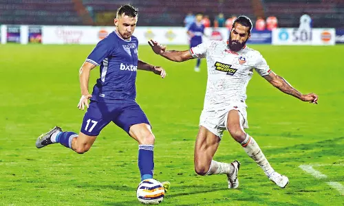 FC Goa beats Chennaiyin FC 4-1, marches into semis