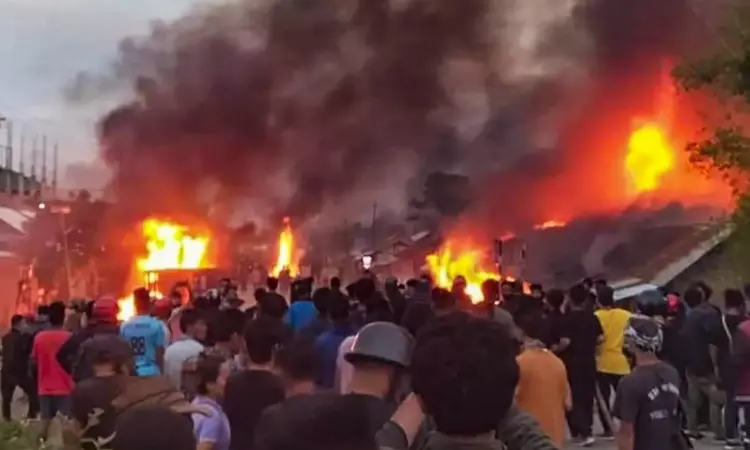 5 houses burnt in Manipur capital, 3 weapons looted from security force