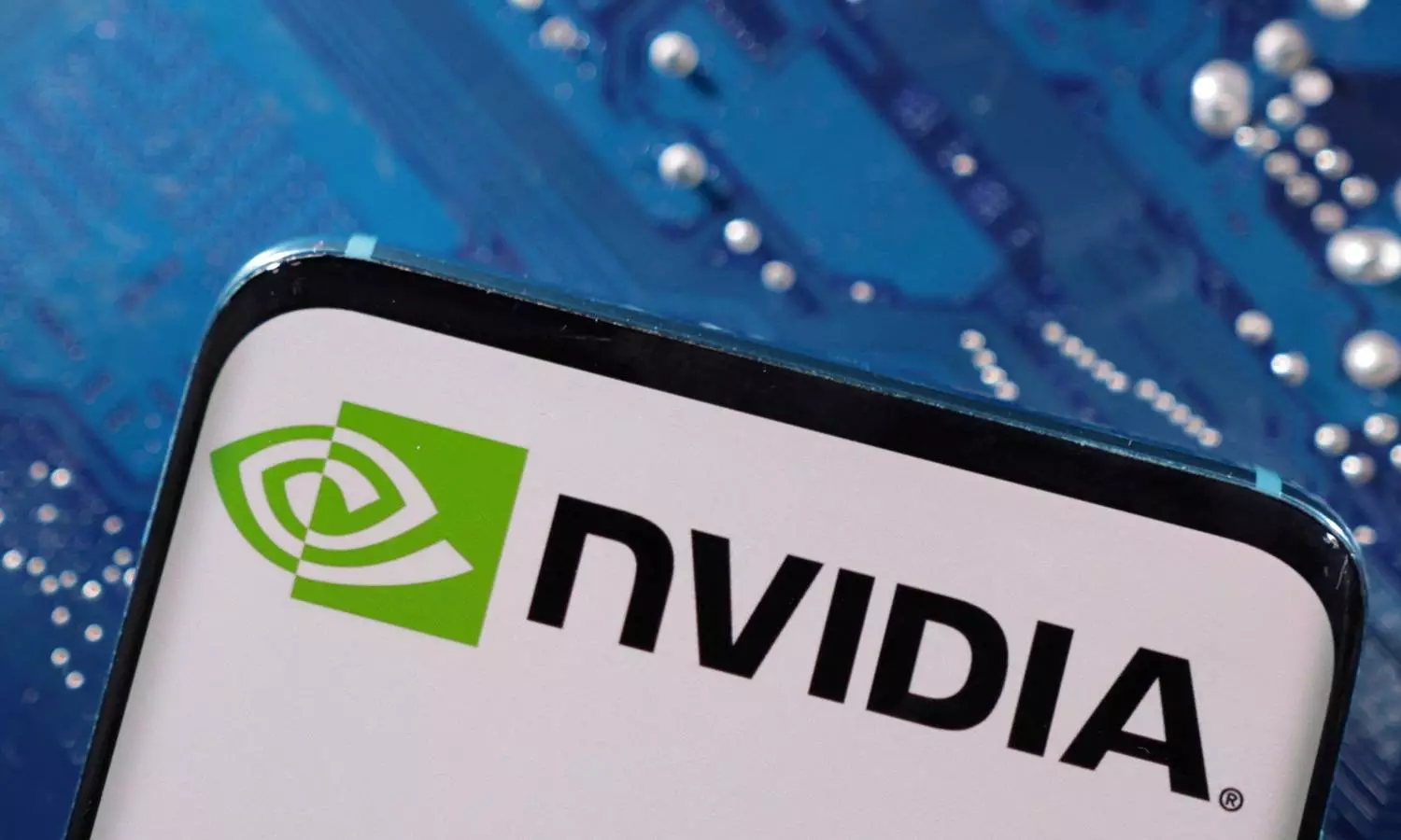 Nvidias forward PE ratio tumbles to lowest in 8 months