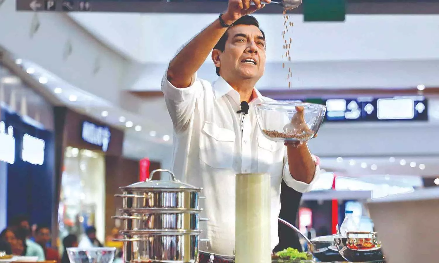 Chef Sanjeev Kapoor to endorse IndianOil brand Chef Sanjeev Kapoor to endorse IndianOil brand
