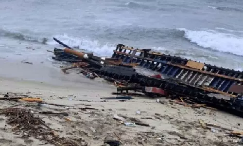 5 dead after migrant boats sink off Greece