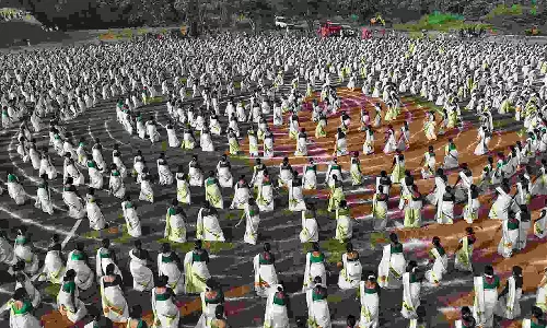 Keralas Kudumbasree sets world record for mega Thiruvathira