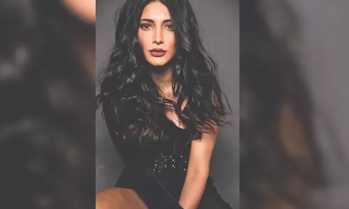 Shruti completes dubbing for Salaar