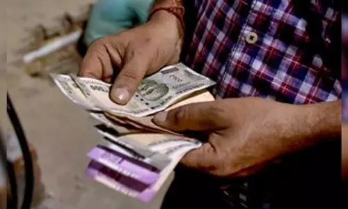 Rupee rises 9 paise to 82.61 against US dollar in early trade Rupee rises 9 paise to 82.61 against US dollar in early trade