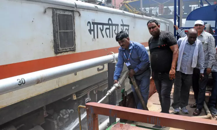 Local train’s coach derails in Delhi Local train’s coach derails in Delhi