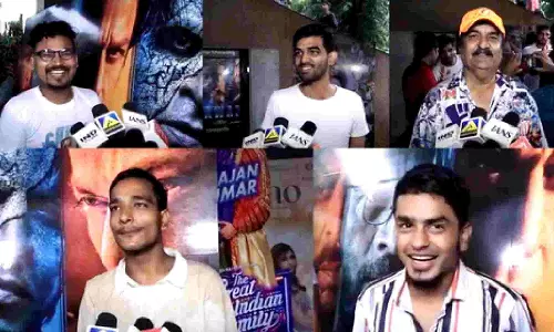 Jawan goes full house on first day early shows, creates mass hysteria