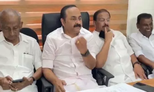 Puthuppally bypoll: Chandy Oommen maintains steady lead