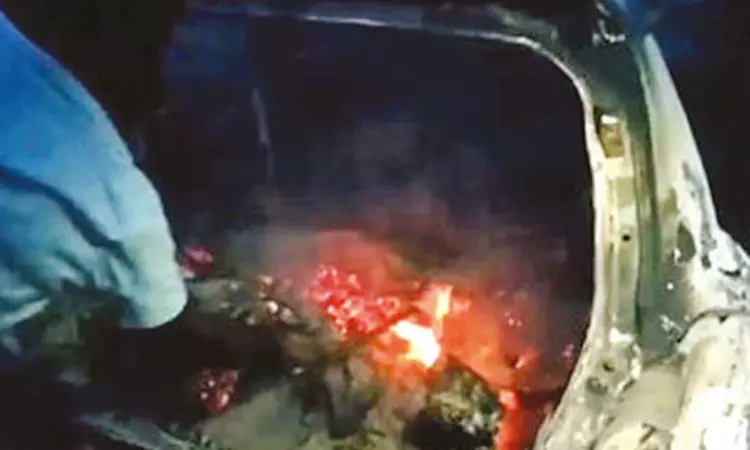 Body found in burnt car in Thoothukudi; 4 held Body found in burnt car in Thoothukudi; 4 held
