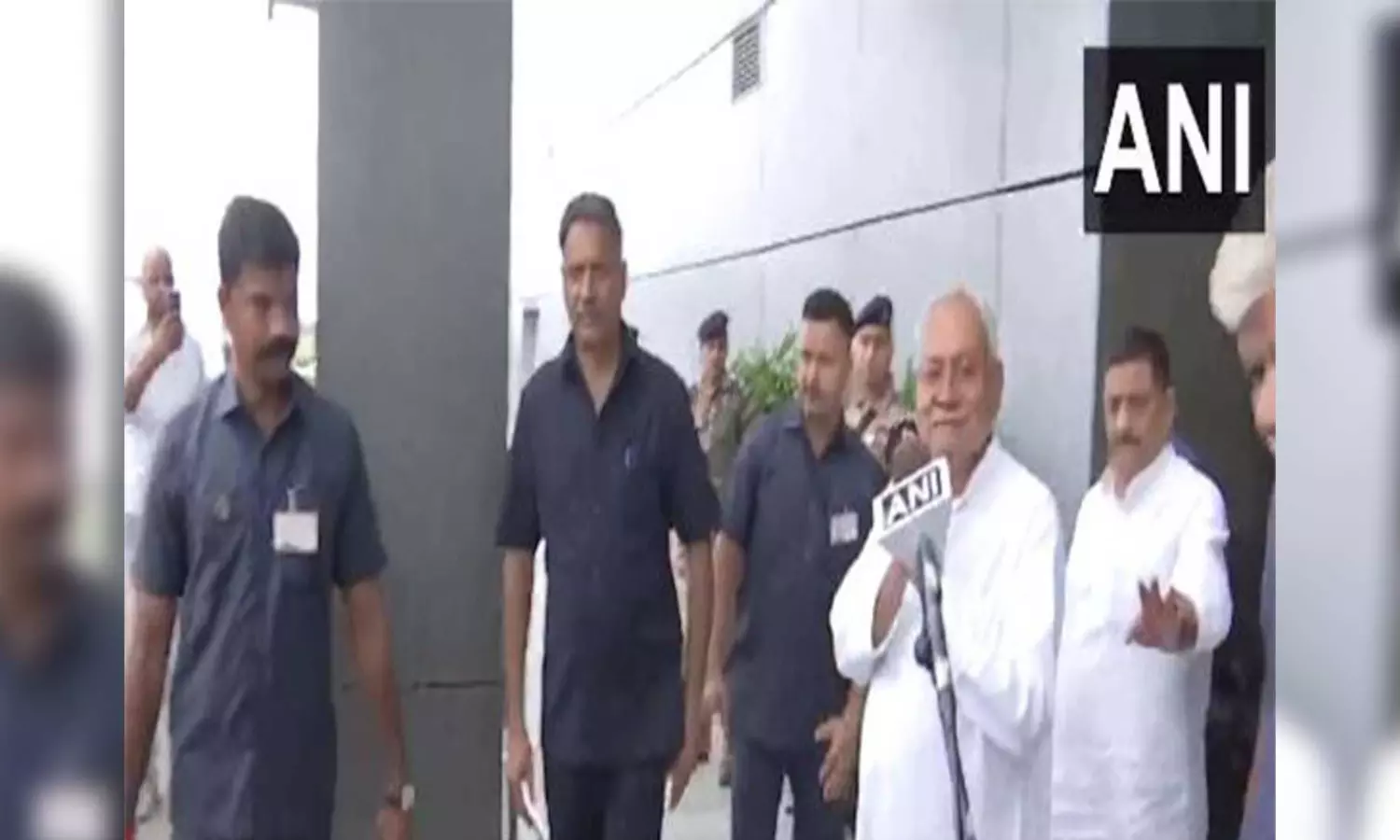 Bihar CM Nitish Kumar arrives in Delhi to attend G-20 Summit dinner