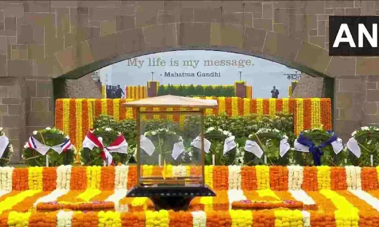 G20 leaders arrive at Rajghat to pay homage to Mahatma Gandhi G20 leaders arrive at Rajghat to pay homage to Mahatma Gandhi