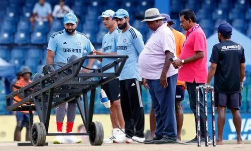 Asia Cup: Bumrah, Hardik take a wicket each as Pakistan reach 44/2 before rain stops play