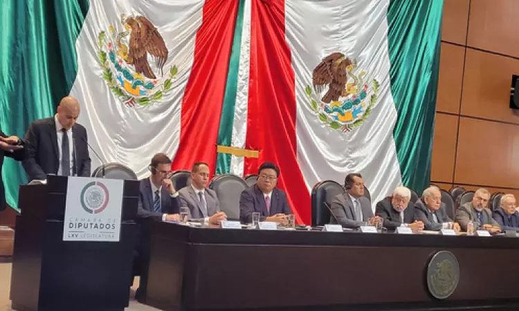 UFO expert presents non human bodies at Mexican Congress: Report UFO expert presents non human bodies at Mexican Congress: Report