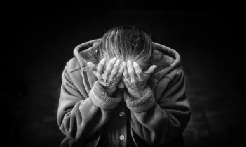 Sitting over 10 hours daily may raise dementia risk in elderly: Study