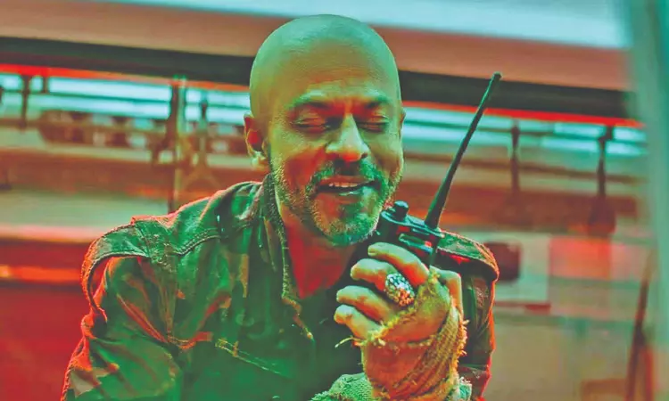 SRK credits technicians as ‘real heroes’ of Jawan