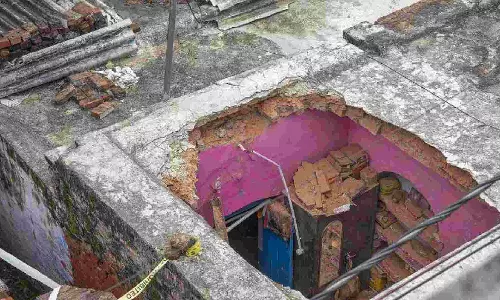 Five of family die as roof of house partially collapses in UP