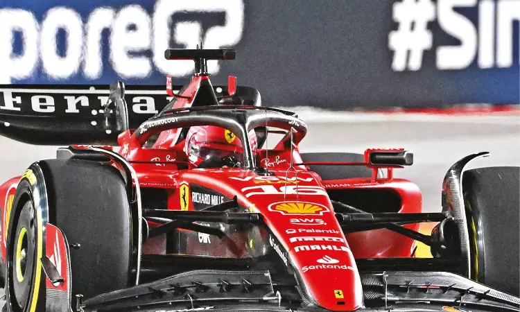 Ferrari on top at Singapore practice with lizards on track