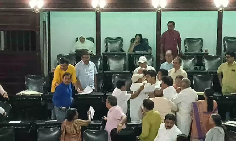 Scuffle breaks out between two Trinamool Congress and BJP councillors at KMC