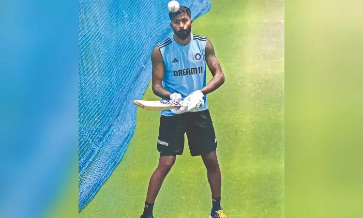 Hardik gives balance to the team: Bangar Hardik gives balance to the team: Bangar