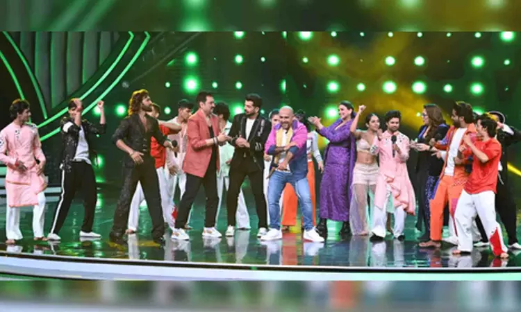 Vishal Dadlani sets IBD 3 stage on fire as he sings SRKs hit track Vishal Dadlani sets IBD 3 stage on fire as he sings SRKs hit track