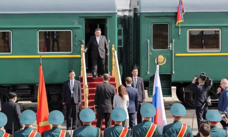 Kim leaves Russia on armoured train to return N.Korea