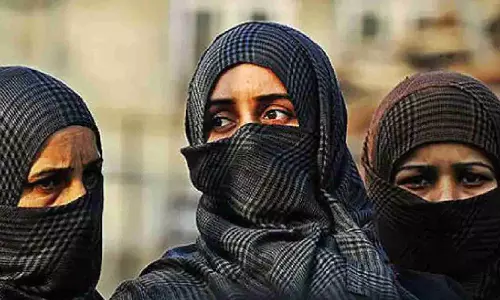 Karnakata woman lodges complaint against triple talaq given through WhatsApp