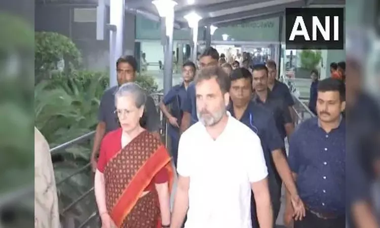 After announcing poll guarantees in Telangana, Sonia and Rahul back in Delhi