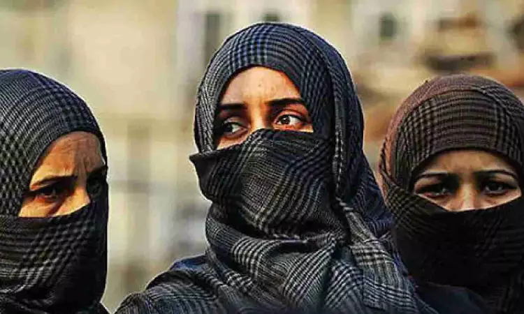 Karnakata woman lodges complaint against triple talaq given through WhatsApp