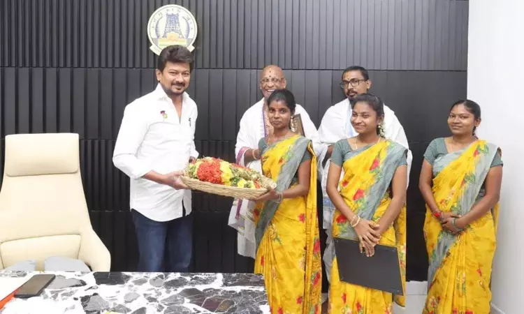 Udhayanidhi Stalin gifts smartphones, cash prize to three TN women priests
