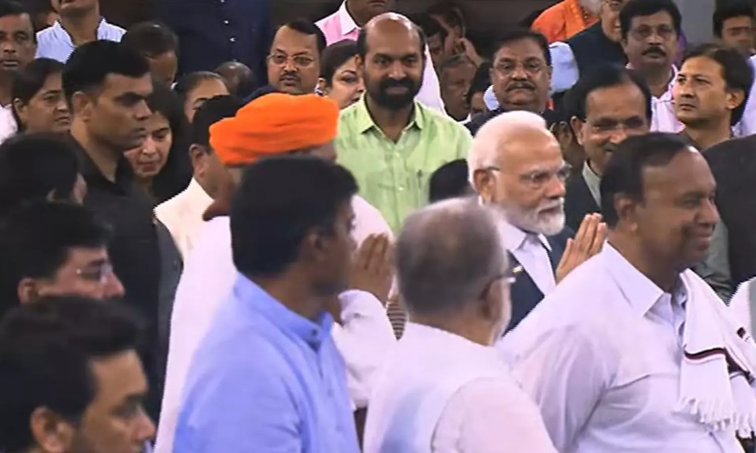 PM Modi meets parliamentarians ahead of Parliament... ... Parl Spl Session Day 2 live updates: Rajya Sabha adjourned till 20th September