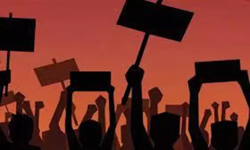 Two MLAs seek house pattas for people, stage protest in front of Puducherry Assembly