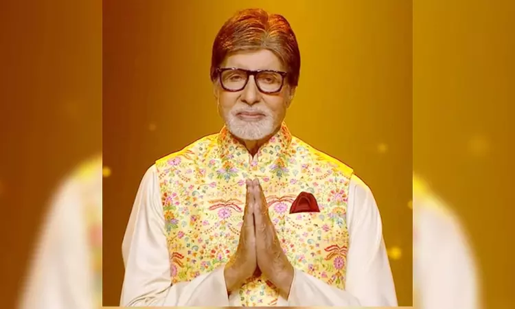 Big B is humbled after receiving the Black Lady along with wife Jaya & Abhishek Big B is humbled after receiving the Black Lady along with wife Jaya & Abhishek