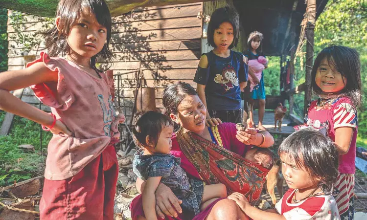 A vanishing nomadic clan, with a song-like language A vanishing nomadic clan, with a song-like language