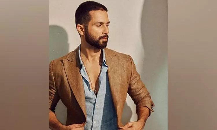 Shahid Kapoor’s new hairdo reminds fans of his ‘Haider’ look Shahid Kapoor’s new hairdo reminds fans of his ‘Haider’ look